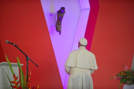 El Papa Francisco dejó la tragedia y el dolor de las víctimas a los pies del Cristo de Bojayá