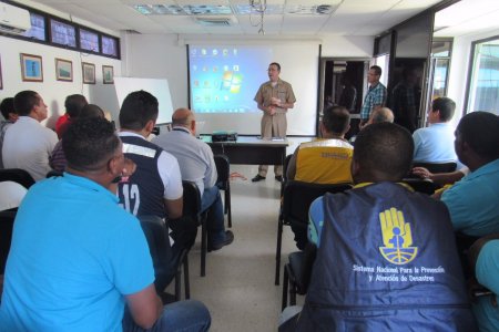 La Dimar socializó en Buenaventura, planes de contingencia por derrame de hidrocarburos