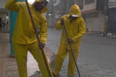 Hidropacífico realizó limpieza de sumideros en Pueblo Nuevo
