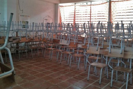 Colegio de la Ciudadela La Esperanza ya cuenta con pupitres y agua potable
