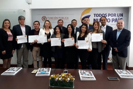 Servimos y Universidad Internacional de la Rioja entregan diez nuevas becas de maestría a servidores públicos