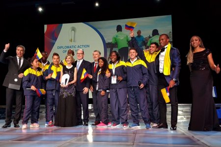 Cancillería colombiana gana el premio internacional de Deporte y Paz en la categoría Acción Diplomática del A&ntilde;o
