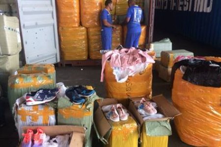 DIAN aprehendió en Buenaventura juguetería, confecciones y calzado avaluados en $ 2.500 millones