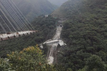 Ministro de Transporte se trasladó a la zona de emergencia por caída del puente Chirajara
