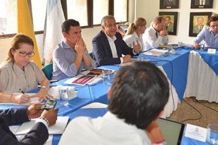 Vicepresidente y Mininterior presentaron ante gobernadores del Pacífico, el decreto de alertas tempranas para la protección de líderes sociales y defensores de DDHH