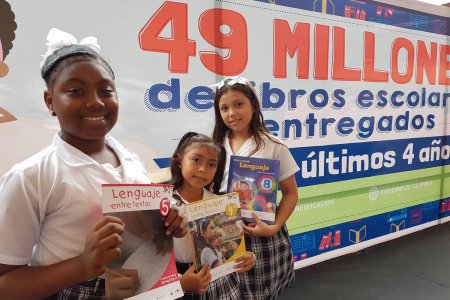 Mineducación entregó gratis más de 100 mil textos escolares en Buenaventura