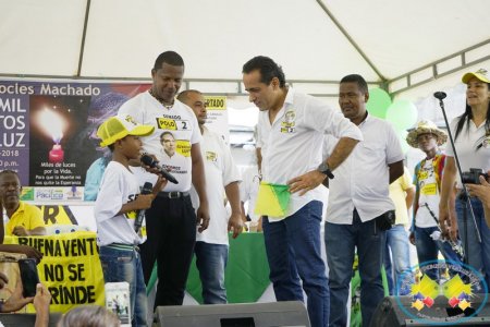 Un buen número de bonaverenses respaldaron el lanzamiento de la campa&ntilde;a al Senado de Alexander López Maya