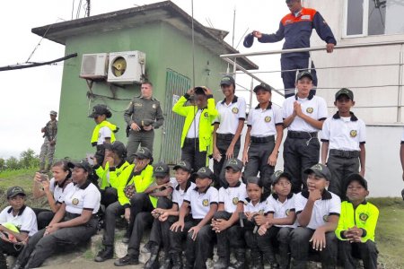 Policía Juvenil realiza visita para conocer la labor de la Dirección General Marítima en Tumaco