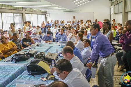 Alcalde Distrital hace entrega de lotes para la construcción de viviendas, ciudadela hospitalaria y polideportivo en acuerdos del paro cívico