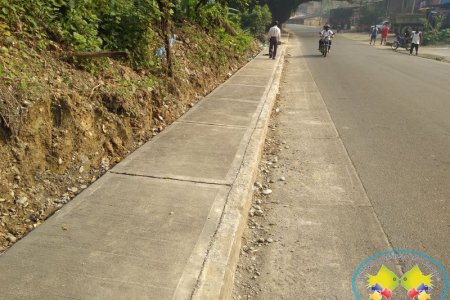 La Administración Distrital de Buenaventura adelanta la construcción de andenes en el barrio El Triunfo