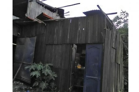 Bomberos inspeccionaron viviendas afectadas por las lluvias en la noche del 2 de mayo