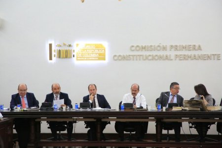 El Ministro de Vivienda afirmó en el Senado que le está cumpliendo a Buenaventura