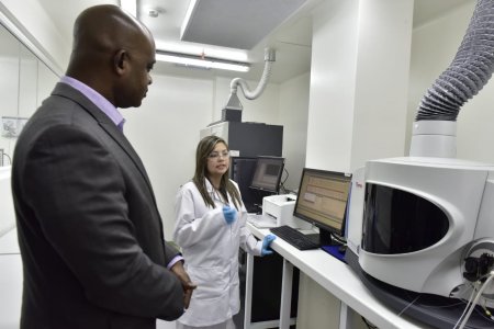 Con nuevo laboratorio ambiental, el sector ambiente continúa fortaleciendo su gestión