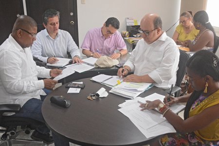 Estamos cerca de que el Hospital comience a funcionar, me anima el estado de las obras y los equipos son modernos: Viceministro de Salud