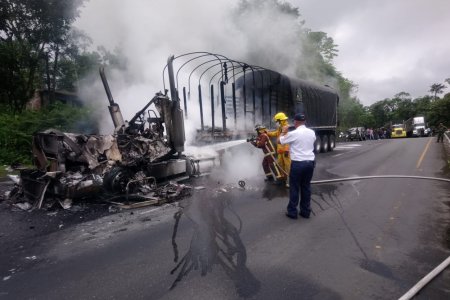 Comunicado de prensa de la Tercera División del Ejército Nacional sobre quema de tractocamión en altos de Zaragoza en Buenaventura