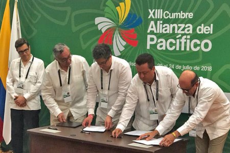 La Alianza del Pacífico firma el primer arreglo multilateral de reconocimiento mutuo