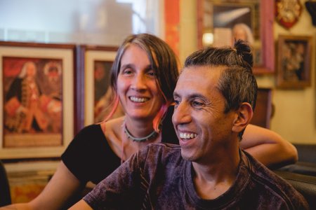 Canal Trece, estrena 'Símbolo Marciano', el primer documental oficial de Aterciopelados