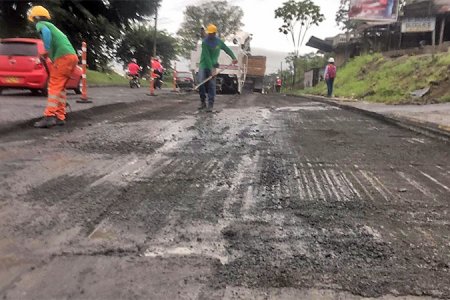El Consorcio CRP dio inicio al mantenimiento de la carpeta asfáltica entre la entrada de los barrios La Independencia y Los Pinos