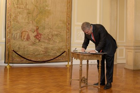 Presidente de la República firmó el lunes 1 de octubre el decreto que regula el porte de drogas