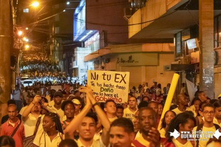 Estudiantes de Buenaventura marcharon por la educación superior