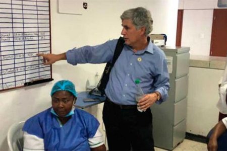 'Nuestro compromiso es acompa&ntilde;ar permanentemente a Buenaventura y normalizar el servicio de salud': Ministro de Salud