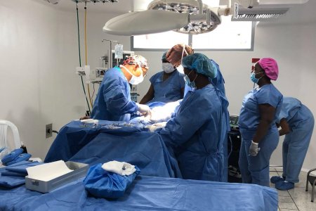 Dos quirófanos se están utilizando para realizar las primeras cirugías programadas en el Hospital Distrital de Buenaventura