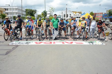 El Inderbuenaventura realizó la primera versión de la carrera ciclística 'Rompiendo Fronteras'