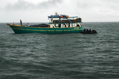 La Armada Nacional brindó asistencia a embarcación a la deriva en la Bocana de Cajambre