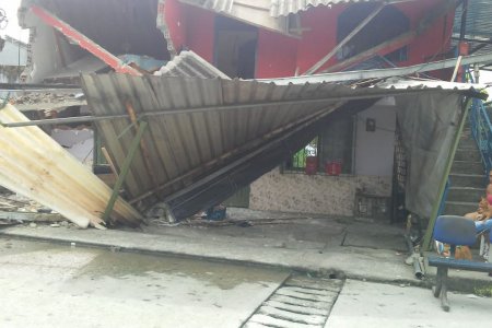El Cuerpo de Bomberos Voluntarios atendió emergencia ocasionada por vehículo para cargue de contenedores en el barrio El Campin