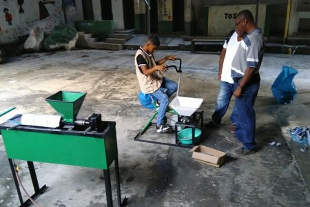 A punta de pedalazos, jóvenes del corregimiento de Cisneros cuidan el ambiente