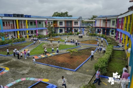 El Liceo de Occidente inició jornada única en su nueva sede