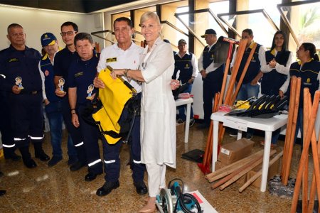 #ValleDelCauca $ 190 millones en equipos de emergencia entregó la Gobernación a los Bomberos del Valle del Cauca para atender emergencias