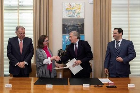 OEA y Colombia firman acuerdo para realizar la 49a Asamblea General del organismo en Medellín
