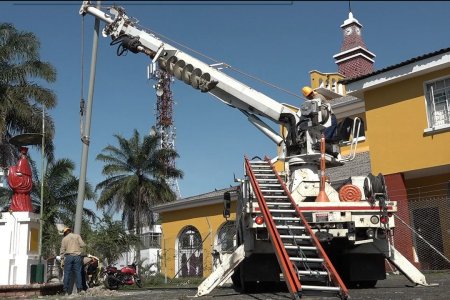 Luminarias contiguo a las parroquias están siendo reparadas por Iluminemos Buenaventura