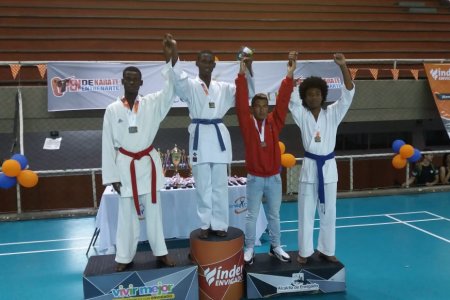 Buenaventura sigue pegando duro en el Karate al destacarse en torneo realizado en Envigado