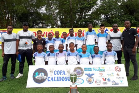 La Copa Calidoso dio espacio a ni&ntilde;os con síndrome de Down y discapacidad en el preliminar de la final