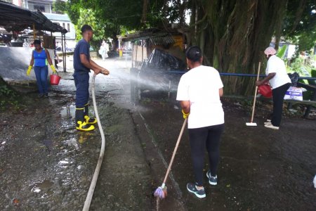 Buscan mejorar las condiciones en que trabajan las platoneras ubicadas en inmediaciones del polideportivo del barrio La Independencia
