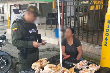 El GAULA policial realizó jornada de prevención en sector comercial de Buenaventura