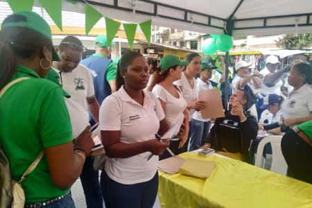 La Administración Distrital de Buenaventura realiza Campaña Cultura Tributaria en Pueblo Nuevo