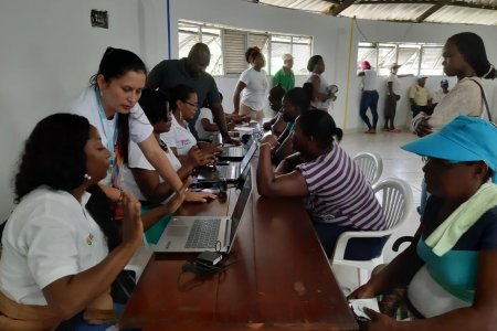 Fue exitosa la jornada de preinscripción a familias víctimas de desplazamiento en el corregimiento del Bajo Calima