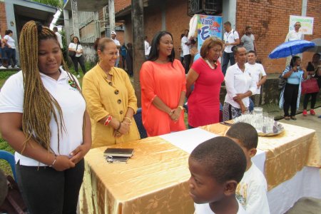 Alcaldesa y Secretaria de Educación continúan presentando en los colegios de la ciudad el proyecto de Zona E