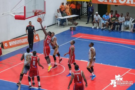 Bonaverenses disfrutaron de la primera jornada de Liga de Baloncesto Profesional en la ciudad