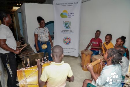 Avanza con éxito el programa de Formación en Lutería, Música y Danza que realizan la Gobernación del Valle y la Alcaldía de Buenaventura