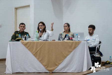 Ministra Angela María Orozco, sí hay otra propuesta para la profundización del canal de acceso al nodo portuario de Buenaventura