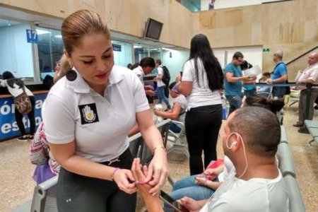 Funcionarios y usuarios de la Gobernación del Valle, protagonistas en sensibilización para decir no más a la violencia contra la mujer