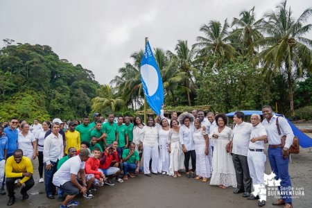 El Hotel Magüipi recibió la Bandera Azul que certifica su playa por cumplir con la normatividad internacional en buen manejo del medio ambiente