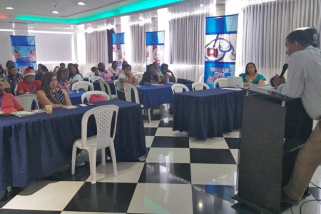 Médicos y enfermeras de Buenaventura fueron capacitados en gestión de la dimensión de salud sexual y reproductiva