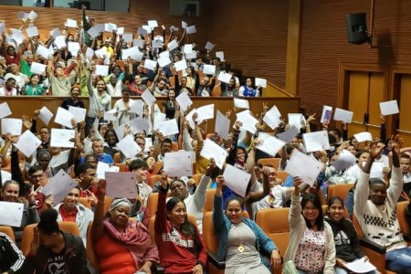 292 padres de Cali reciben certificado del Programa Escuela TIC Familia de Fundación Telefónica Movistar
