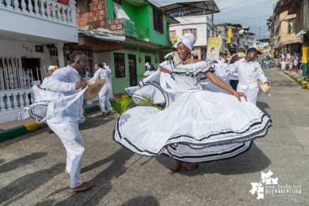 Se realizó con éxito el Primer Encuentro de Danzas Tradicionales y Folclóricas “Danzando por el Pazcífico”