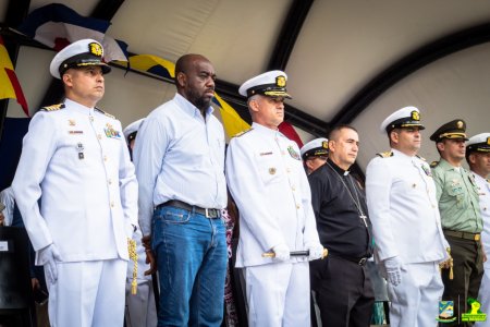 Alcalde participó en la ceremonia de relevo del comandante de la Brigada de Infantería de Marina No. 2